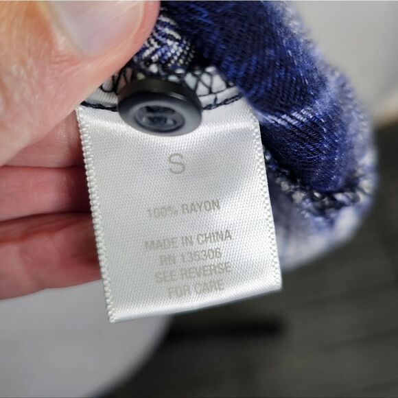 Westport 1962 Blue Flowy Plaid Button Down Shirt Size Small - Picture 6 of 8